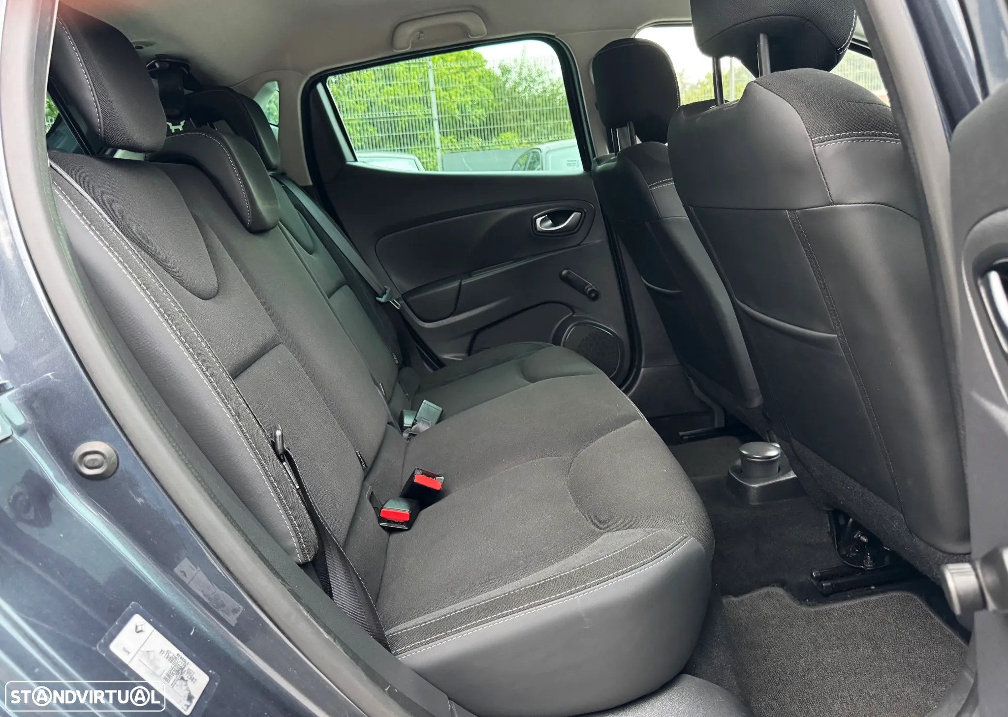 Renault Clio 0.9 TCe Limited - 25