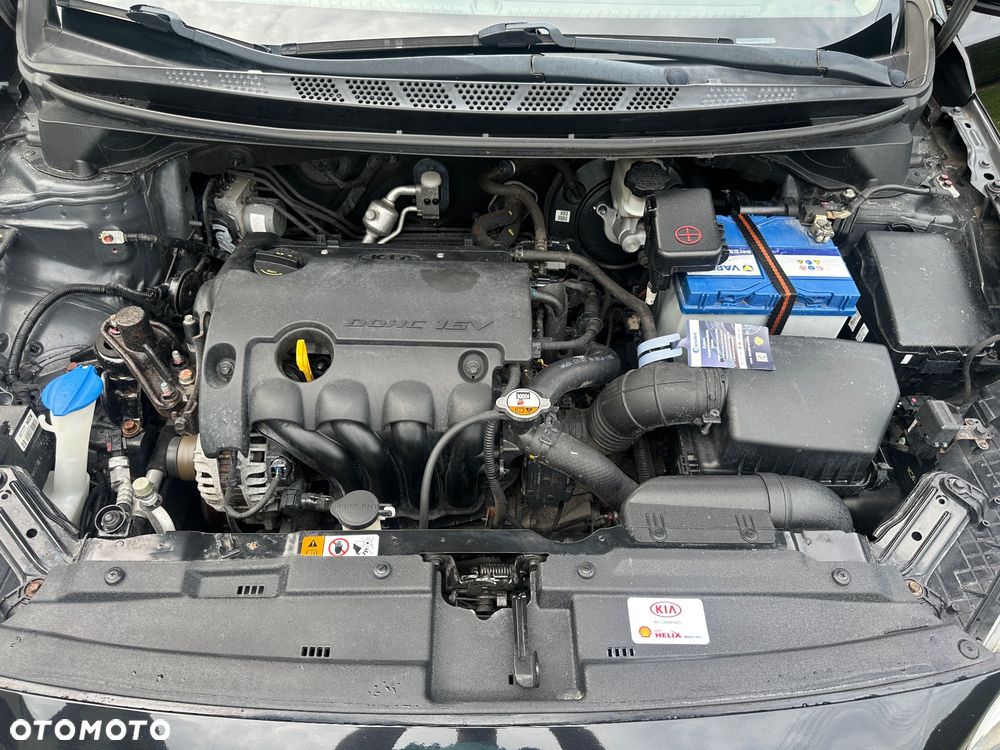Kia Ceed 1.4 CVVT Dream-Team Edition - 17