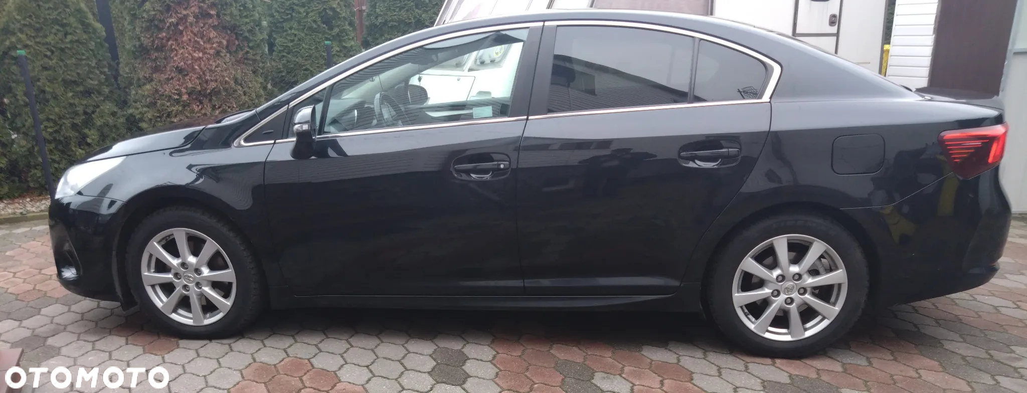 Toyota Avensis 2.0 D-4D Premium - 3
