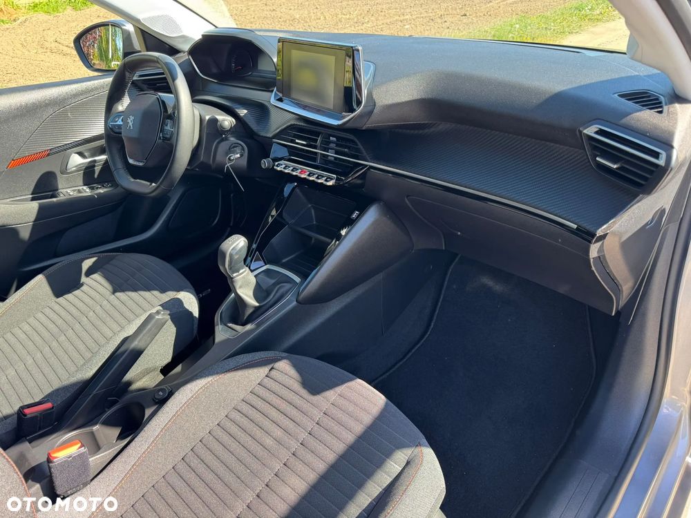 Peugeot 208 - 9