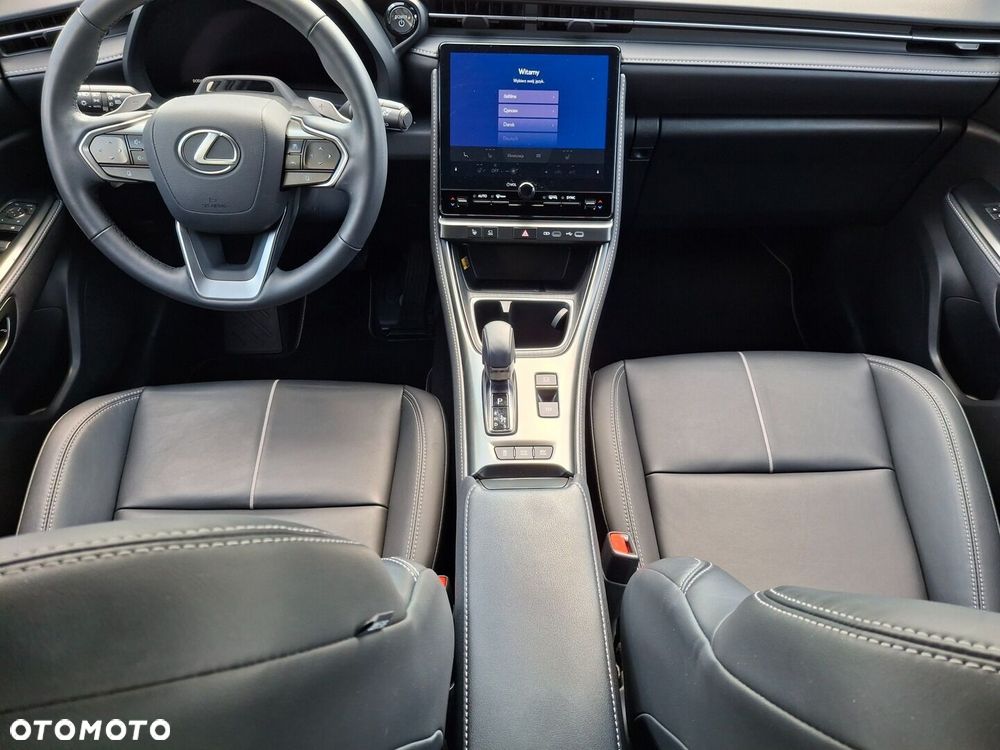 Lexus LBX - 31