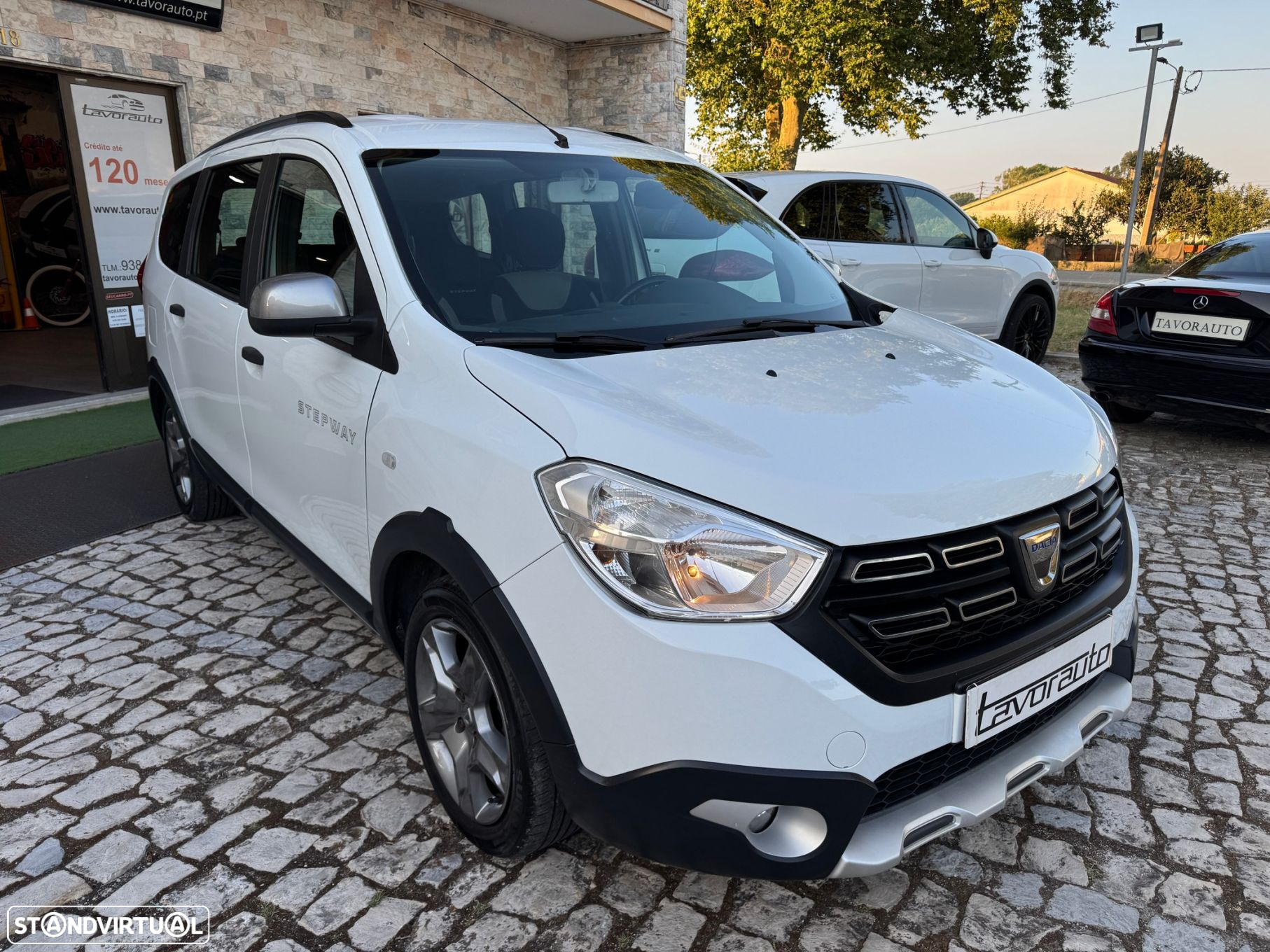Dacia Lodgy 1.5 Blue dCi Stepway 7L - 2