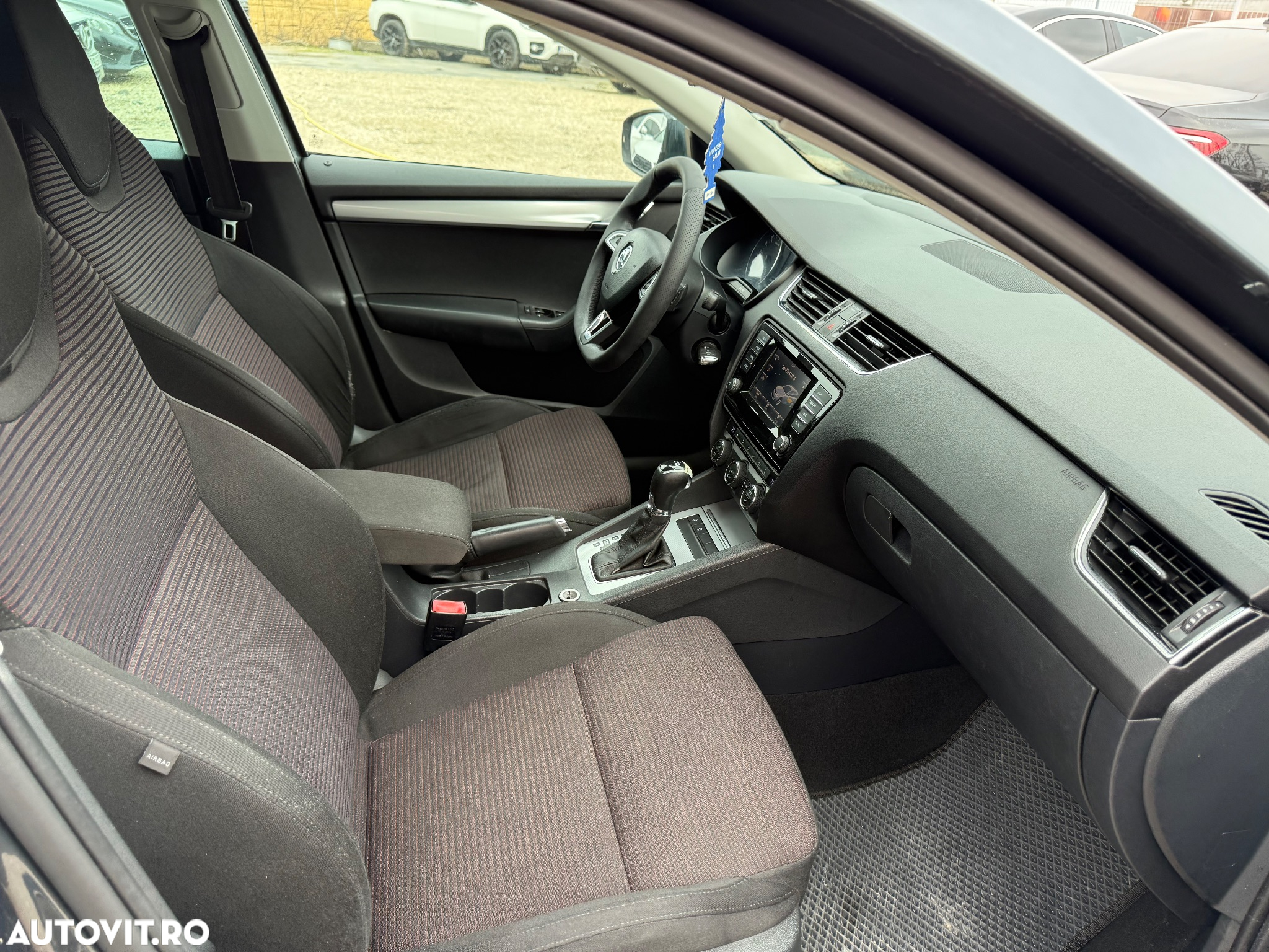 Skoda Octavia Combi Diesel 2.0 TDI DSG Style - 19