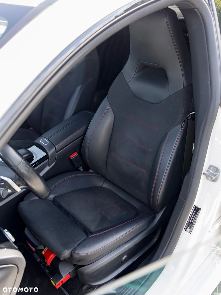 Mercedes-Benz CLA 200 7G-DCT - 26