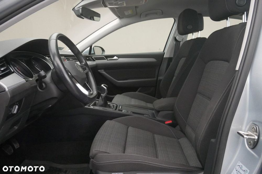 Volkswagen Passat 1.5 TSI EVO Business - 12