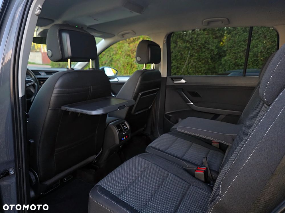 Volkswagen Touran 1.5 TSI ACT OPF Move - 21