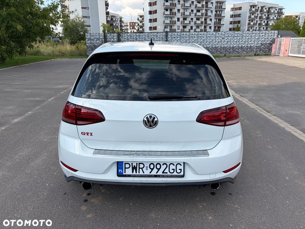 Volkswagen Golf - 8