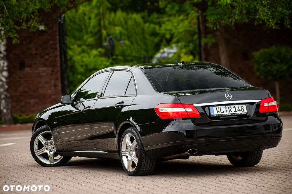 Mercedes-Benz Klasa E 200 BlueEFFICIENCY Elegance - 4