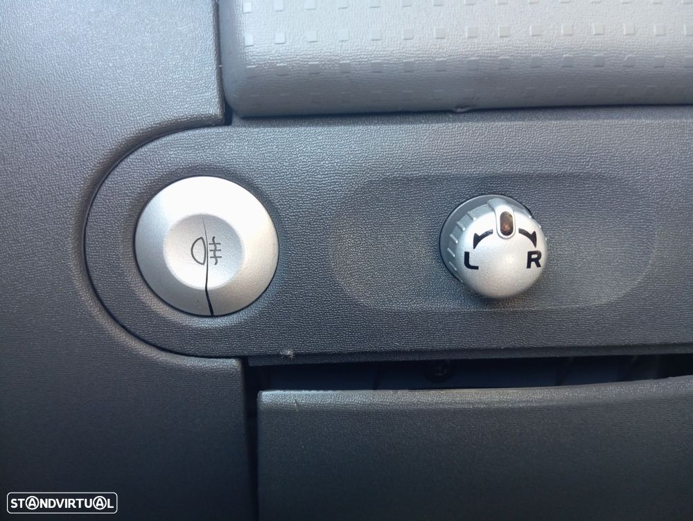 Mitsubishi Colt 1.1 Inform RCD/AC - 10