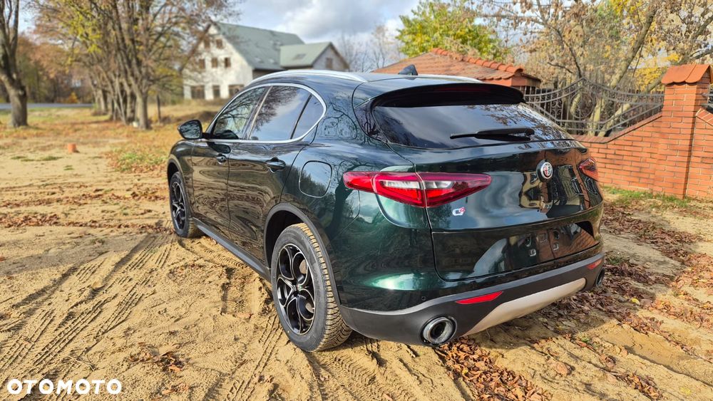 Alfa Romeo Stelvio 2.0 Turbo 16V AT8-Q4 Ti - 13