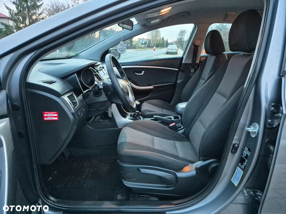 Hyundai i30 1.6 CRDi Fifa World Cup Edition - 5