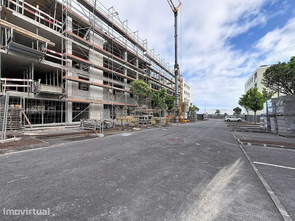 Apartamento T2 Novo | Localização Premium junto à CUF Lagoa - Grande imagem: 3/11
