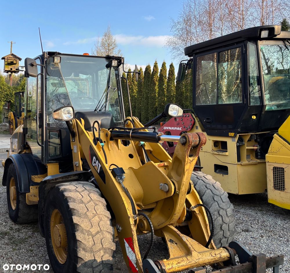 Caterpillar 907H2 rekin 4x4 łyzka dzielona z niemiec - 2