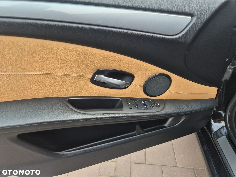 BMW Seria 5 530d xDrive Touring Edition Sport - 24