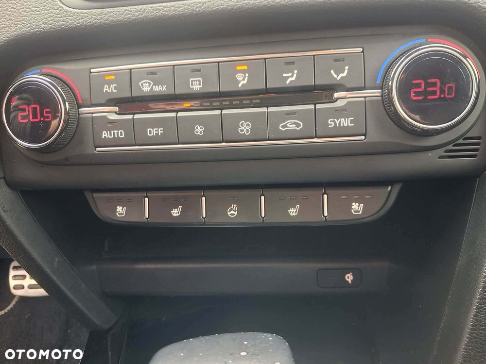 Kia XCeed 1.4 T-GDI L Business Line DCT - 7