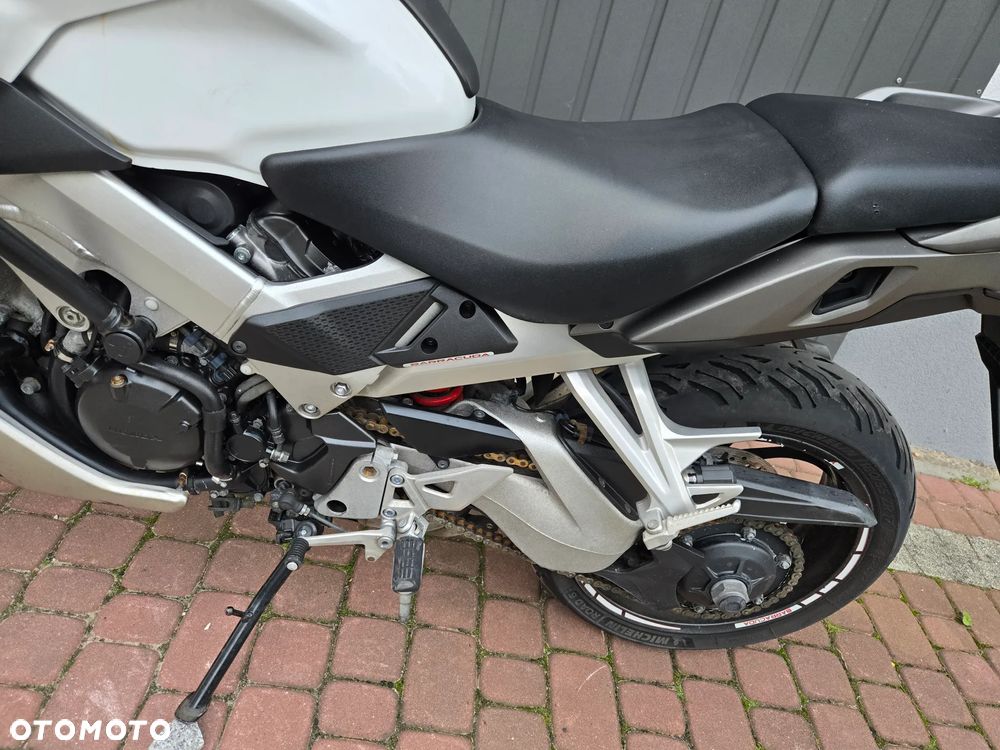 Honda VFR - 19