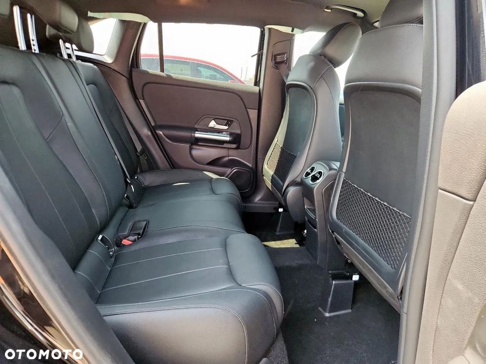 Mercedes-Benz GLA 250 4-Matic - 11