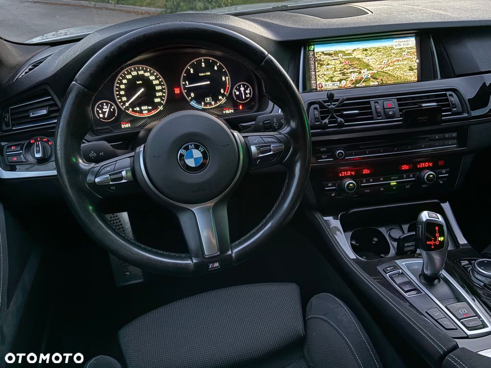 BMW Seria 5 525d xDrive - 23