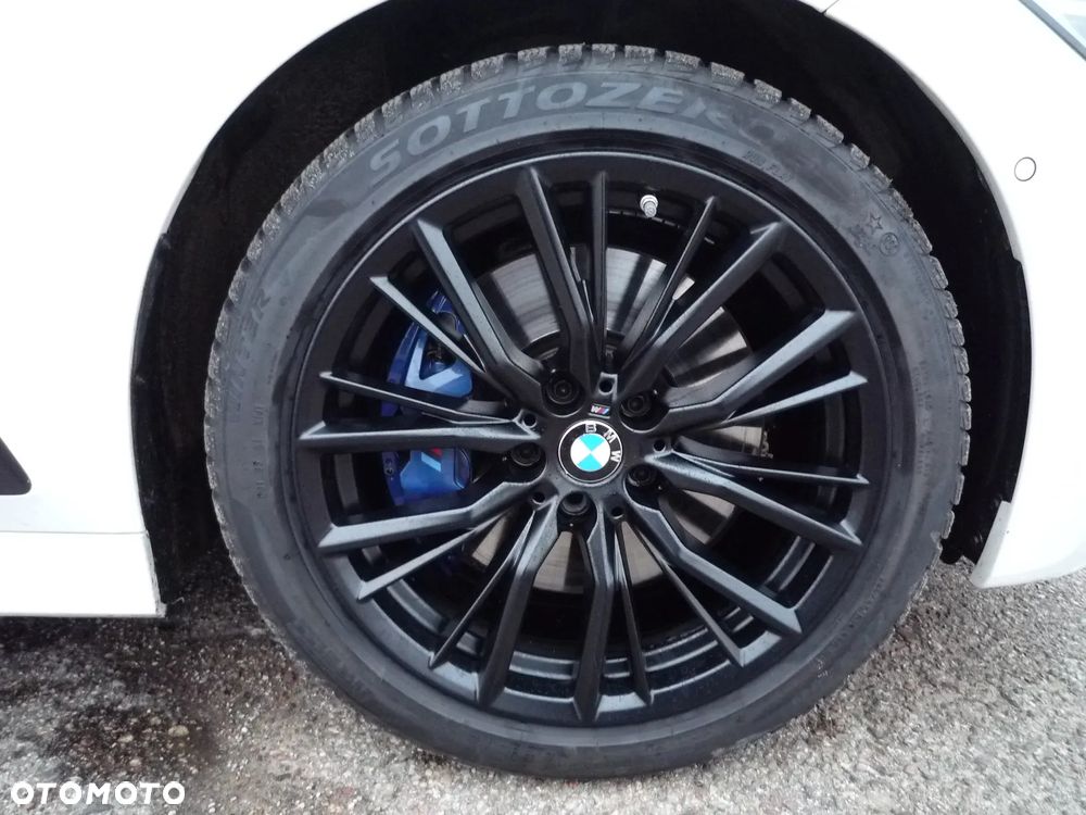 BMW Seria 3 330i xDrive M Sport sport - 30
