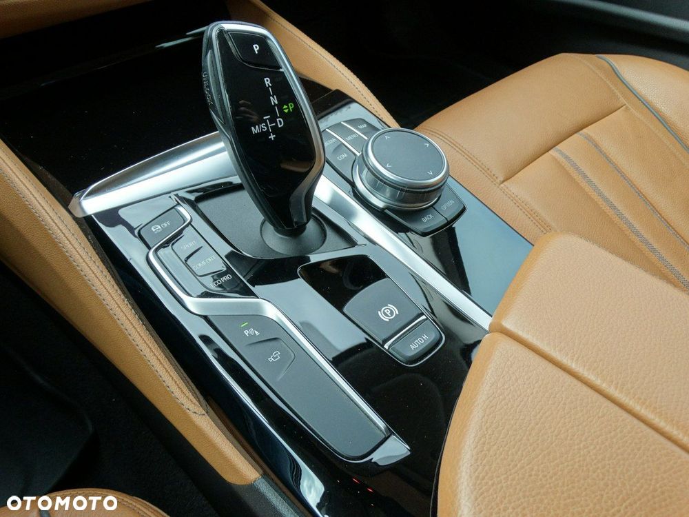 BMW Seria 5 520d Luxury Line - 22