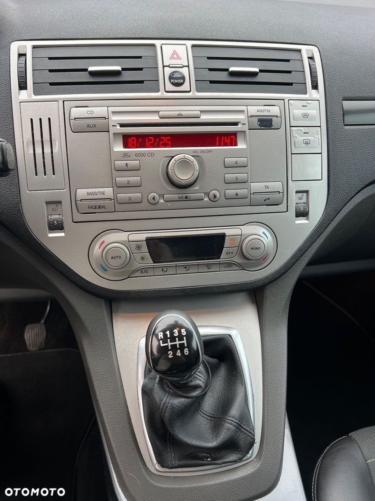 Ford Kuga 2.0 TDCi 4x4 Titanium - 9