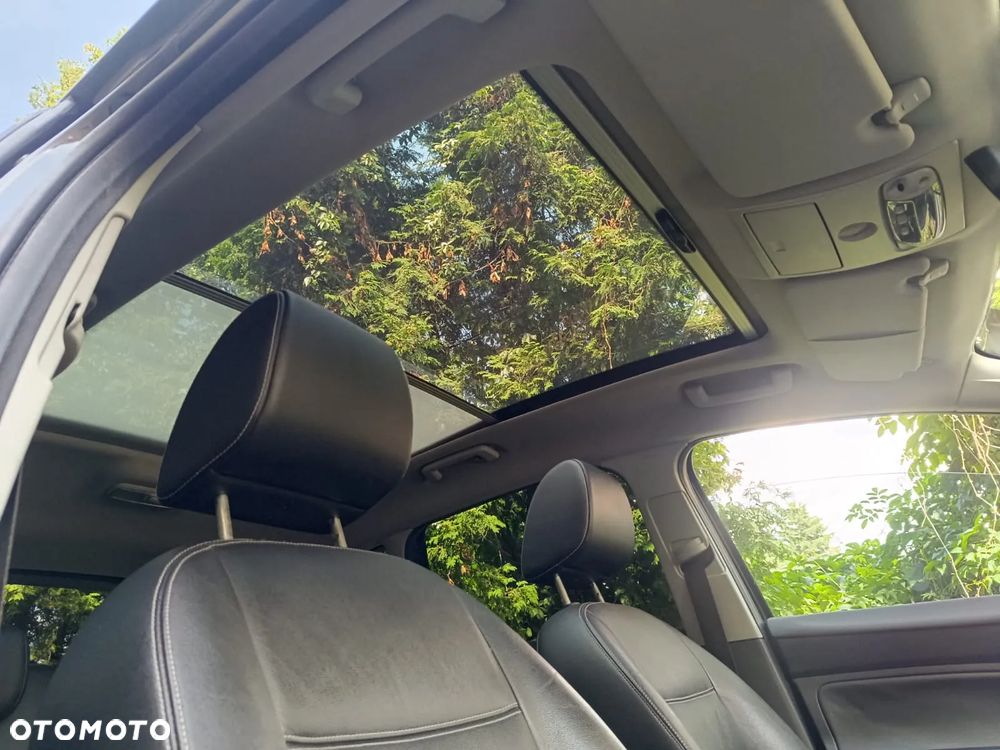 Ford Kuga 2.0 TDCi 4x4 Titanium - 26