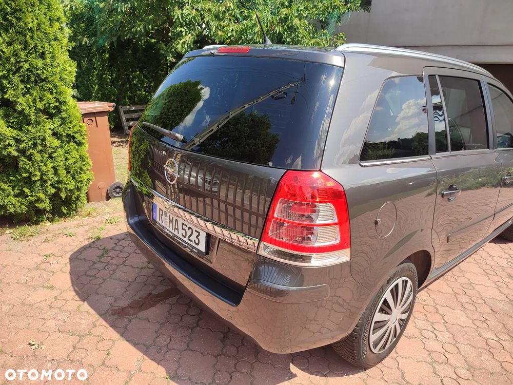 Opel Zafira - 11