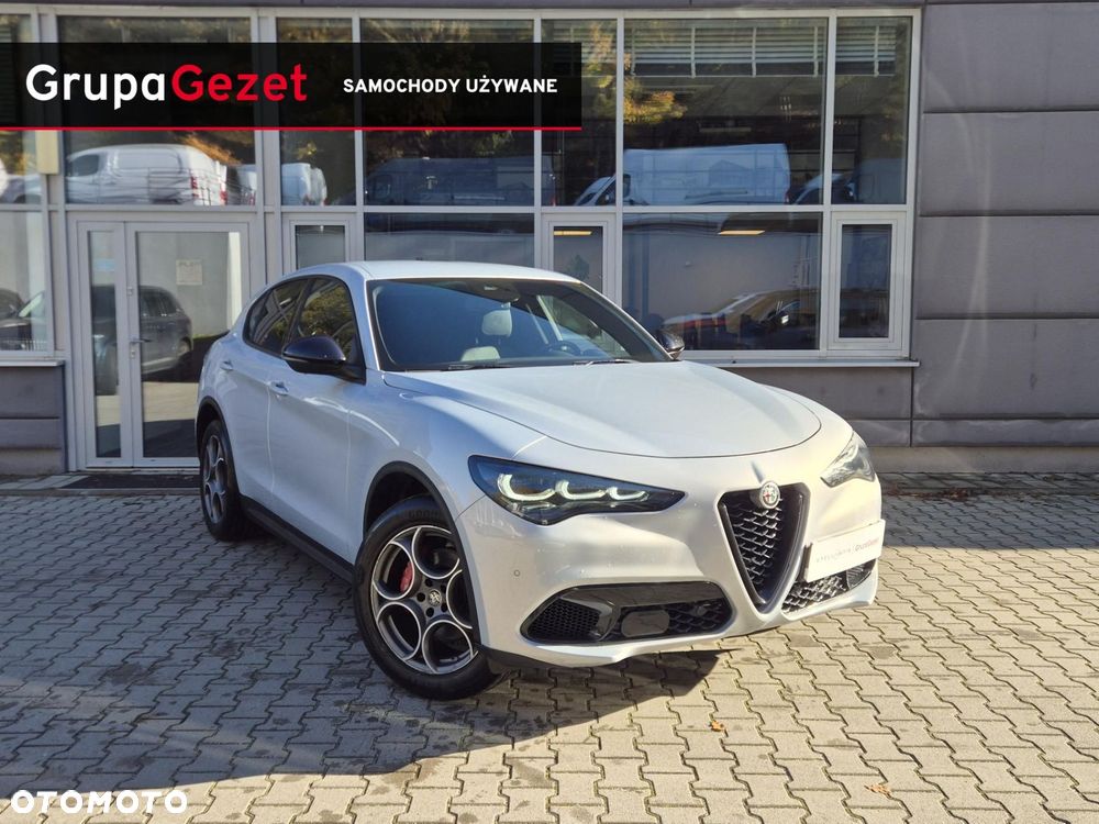 Alfa Romeo Stelvio - 1