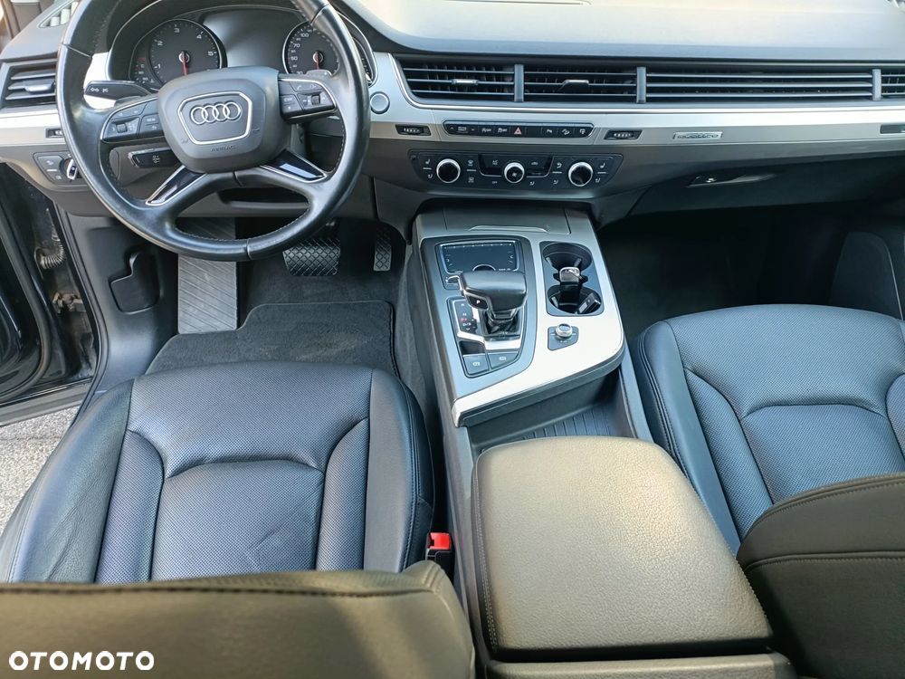 Audi Q7 - 10
