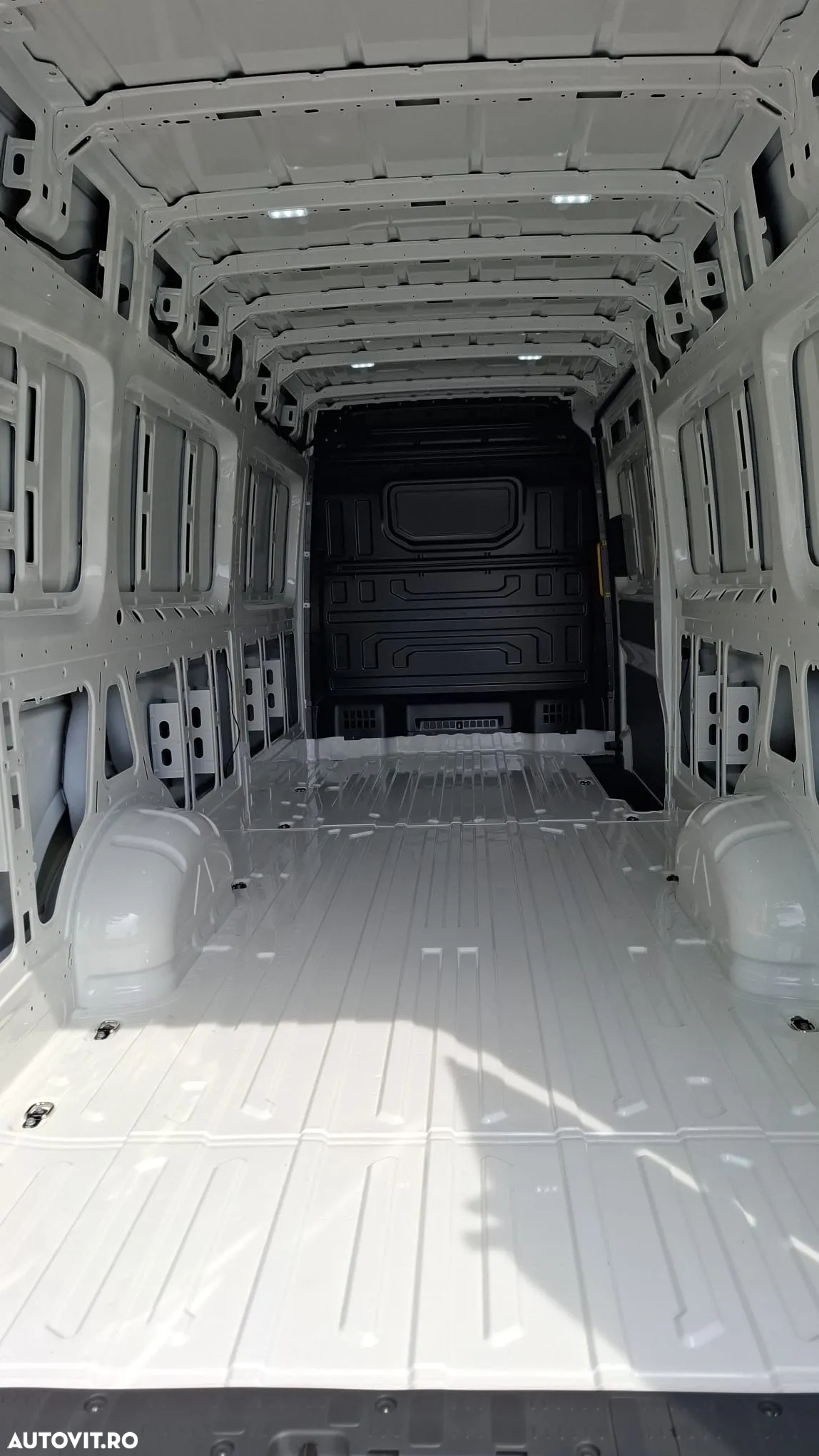 Volkswagen Crafter L5H3 - 7