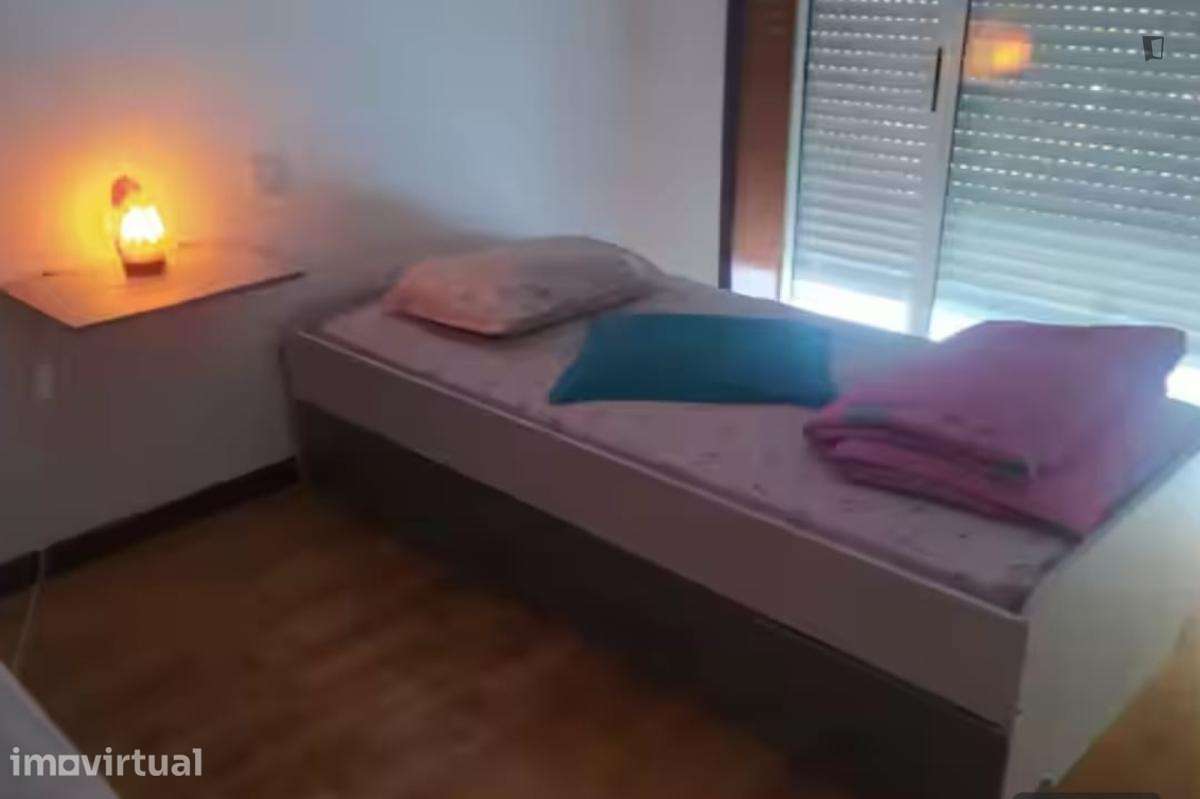 Quarto - localizado em Guimaraes - Grande imagem: 2/15