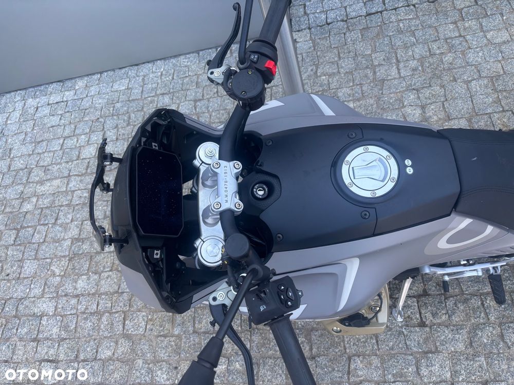 Moto Guzzi V100 Mandello - 7