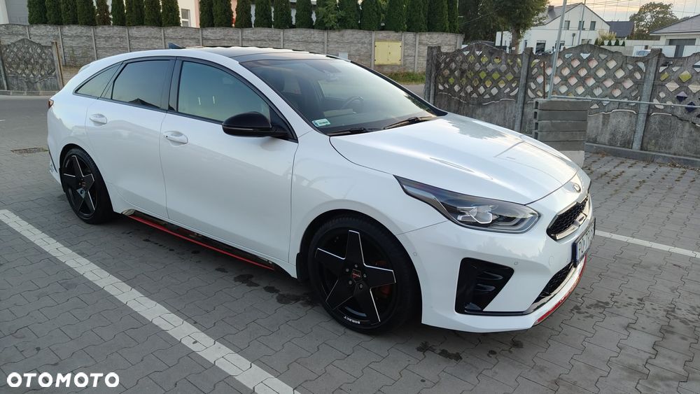 Kia ProCeed - 22