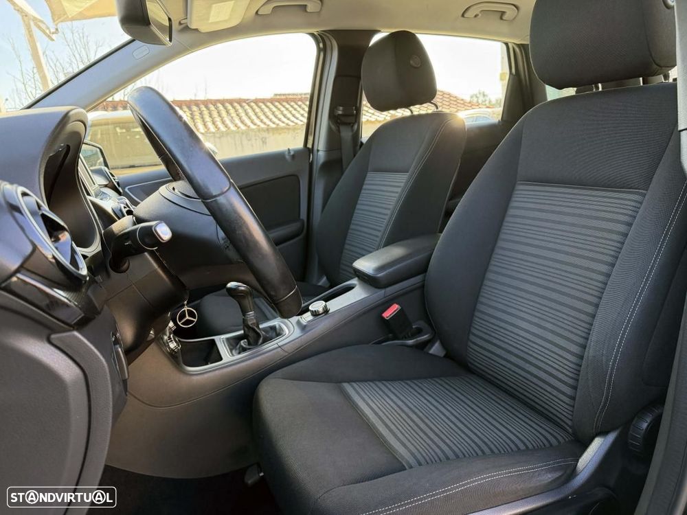 Mercedes-Benz B 180 d Style - 14