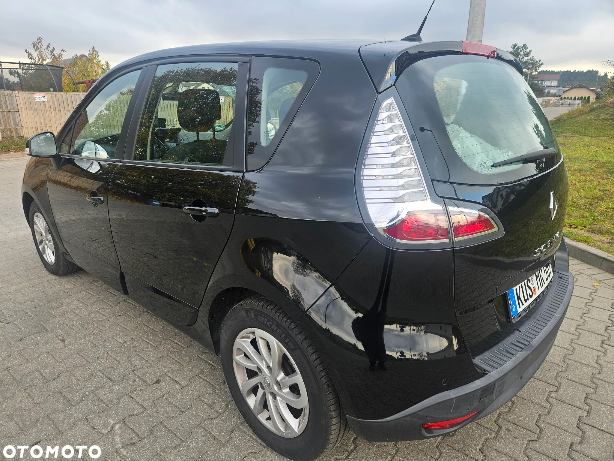 Renault Scenic ENERGY TCe 130 S&S Paris - 3