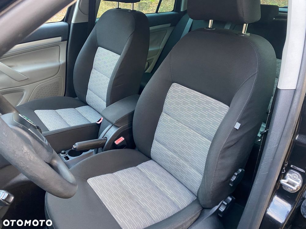 Skoda Octavia 1.6 TDI DPF Ambiente - 28