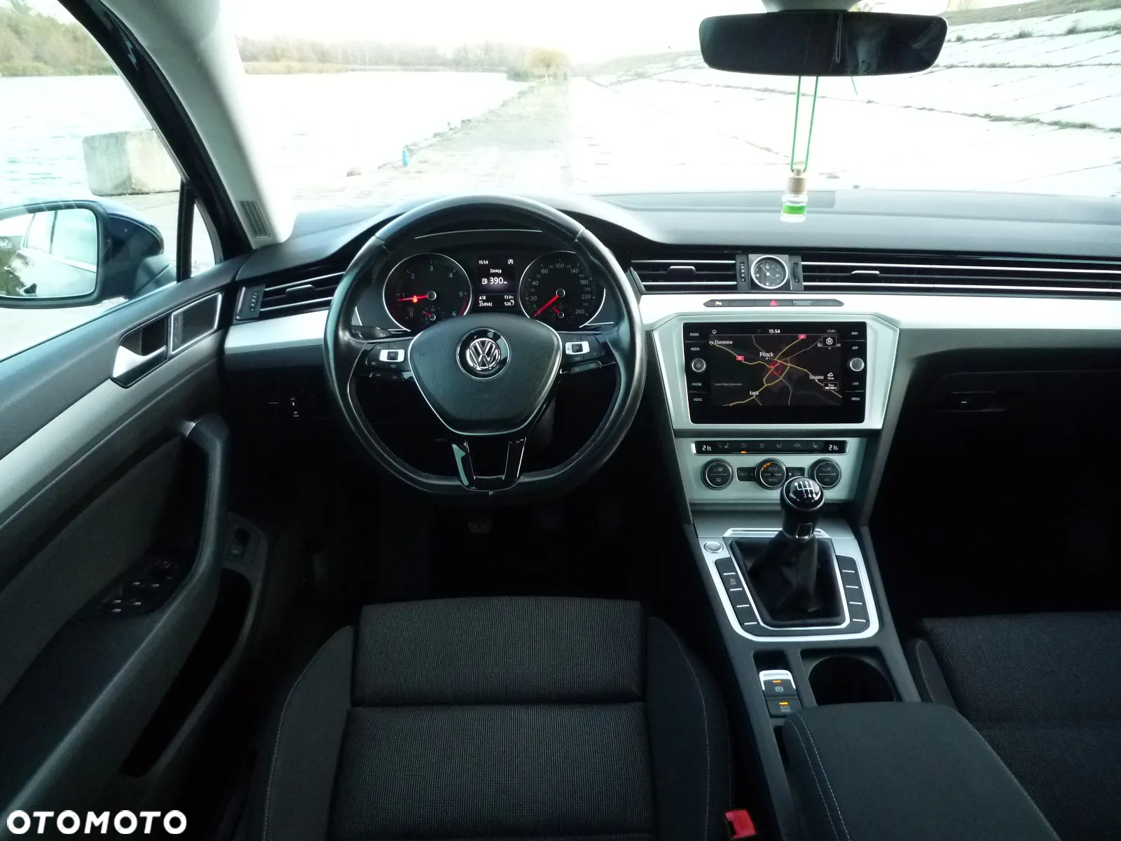 Volkswagen Passat 2.0 TDI BMT Trendline - 12