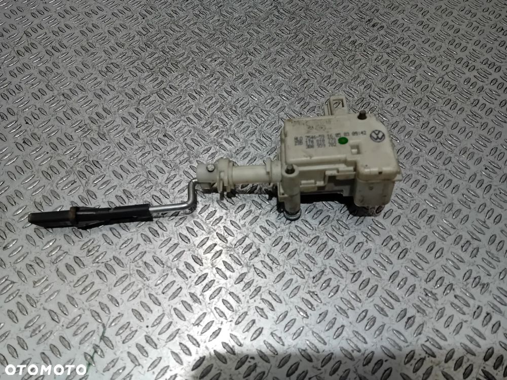 siłownik klapki wlewu paliwa VW Touran 1T0810773 - 1