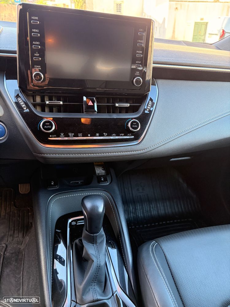 Toyota Corolla 2.0 Hybrid Luxury White - 11