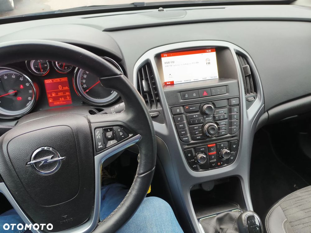 Opel Astra 1.4 T Cosmo S&S - 9