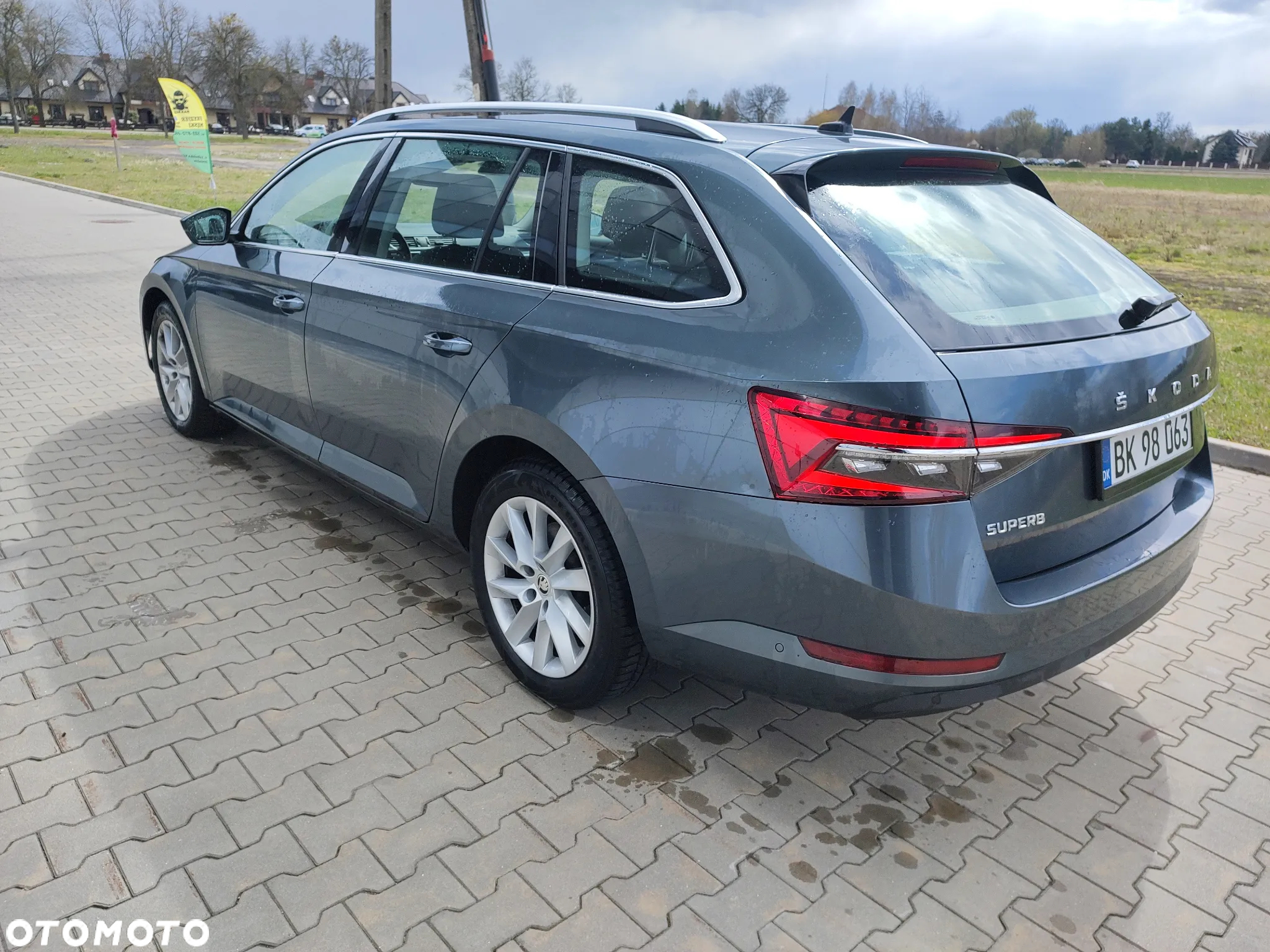 Skoda Superb 2.0 TDI DSG Ambition - 4