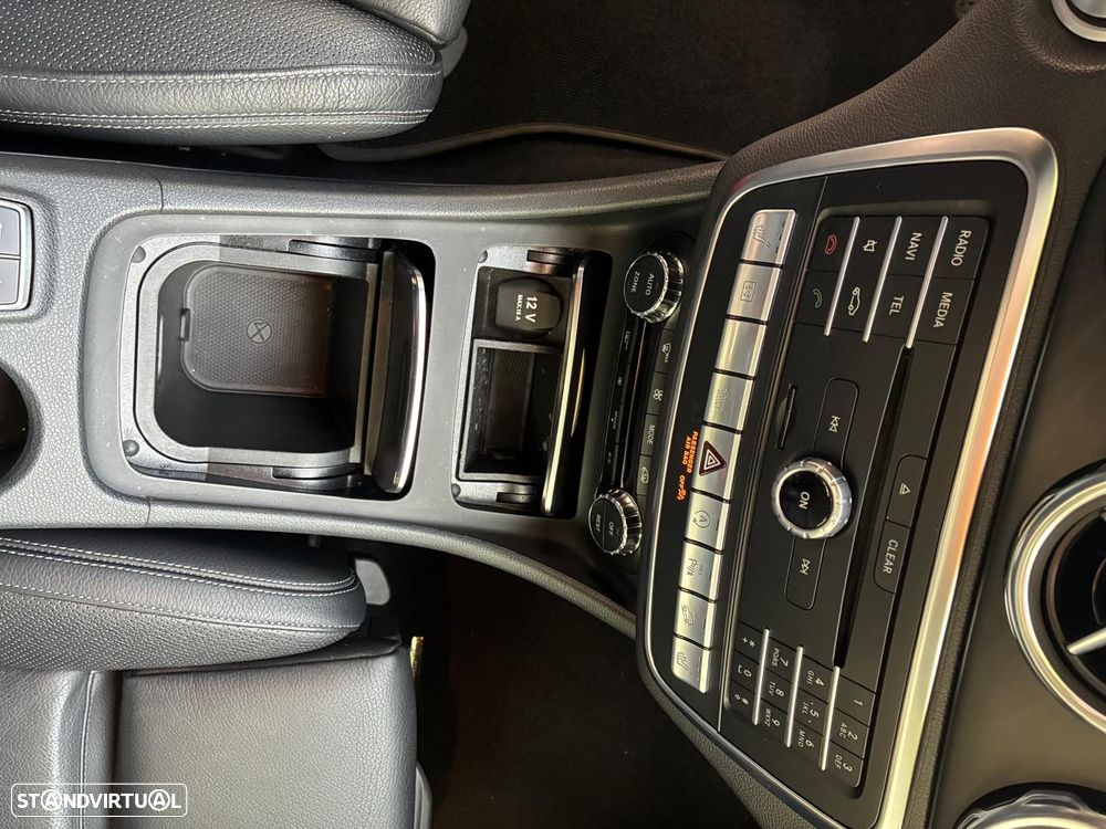 Mercedes-Benz GLA 250 4Matic 7G-DCT Style - 29