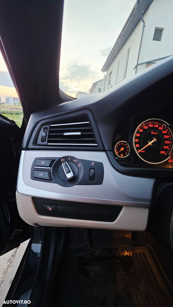 BMW Seria 5 525d Aut. Luxury Line - 22