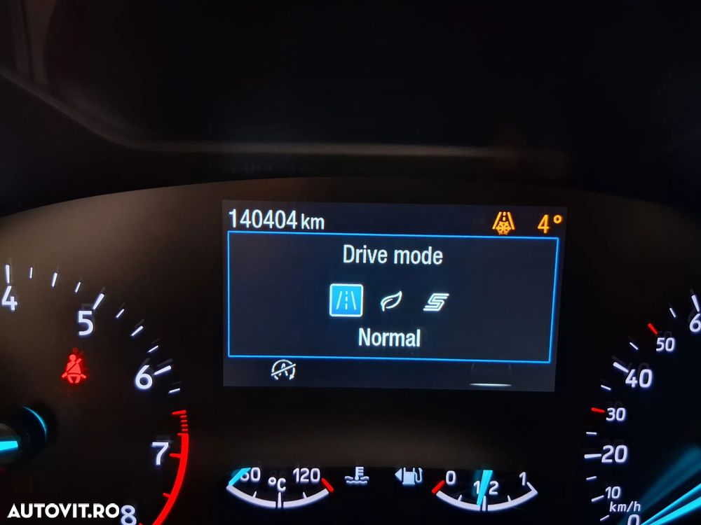 Ford Focus 1.0 EcoBoost Trend Edition - 24