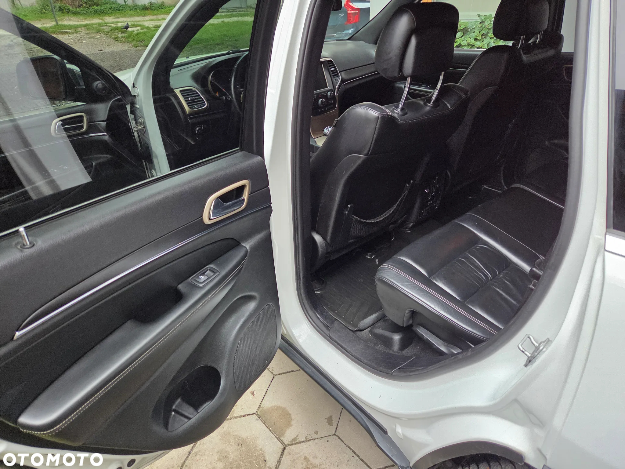 Jeep Grand Cherokee - 10