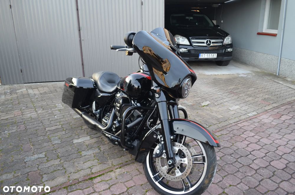 Harley-Davidson Touring Street Glide - 19
