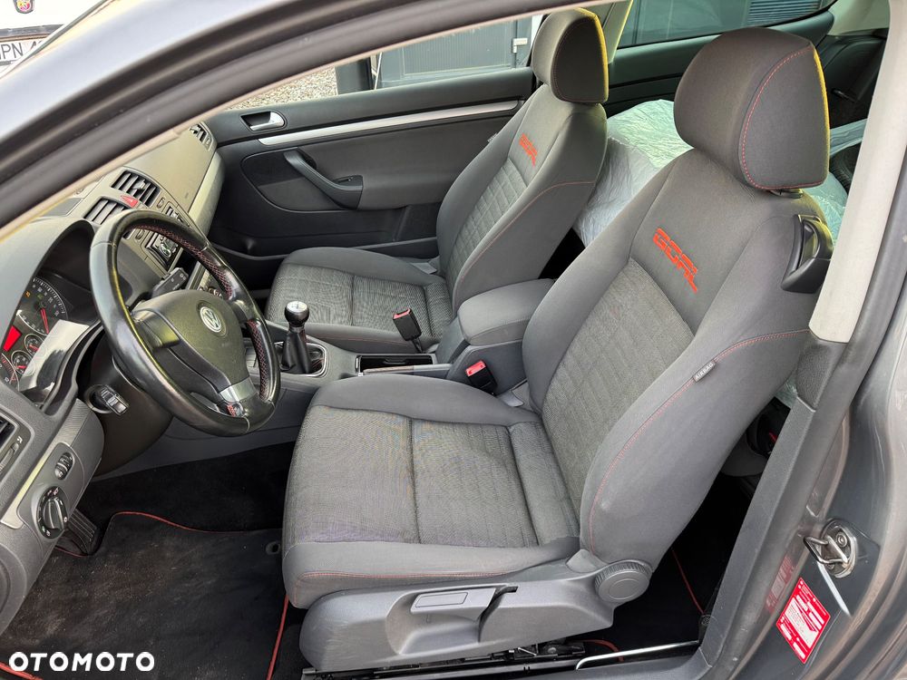 Volkswagen Golf - 20