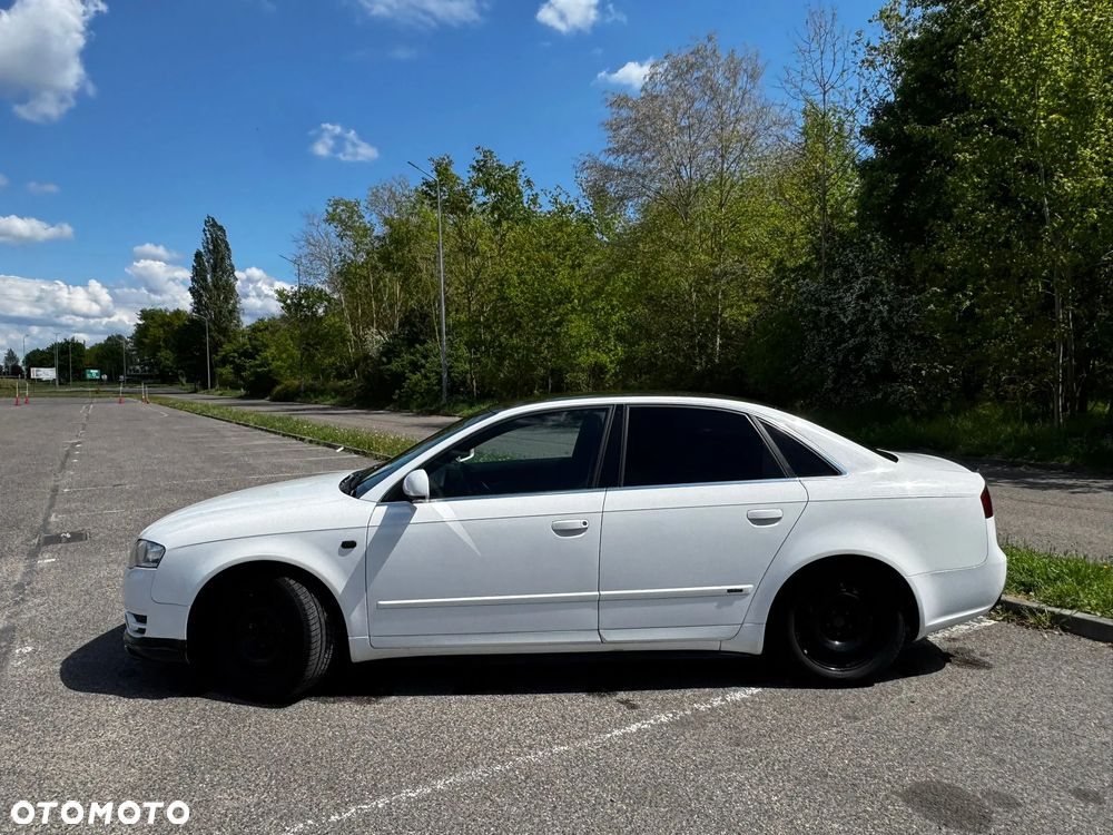 Audi A4 Limousine - 3