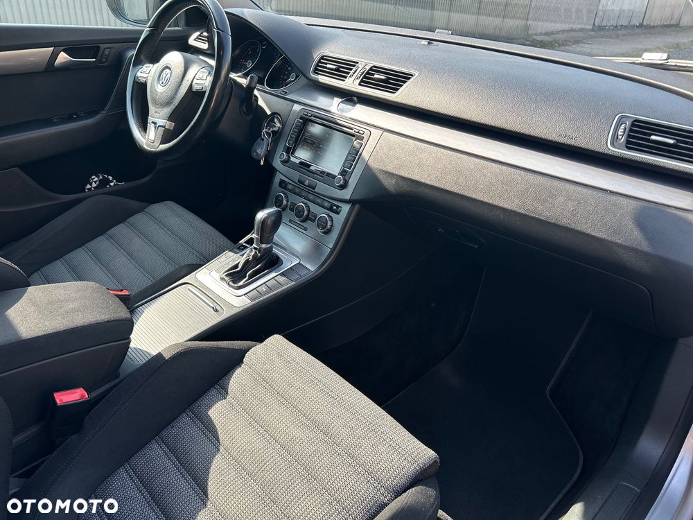 Volkswagen Passat - 8