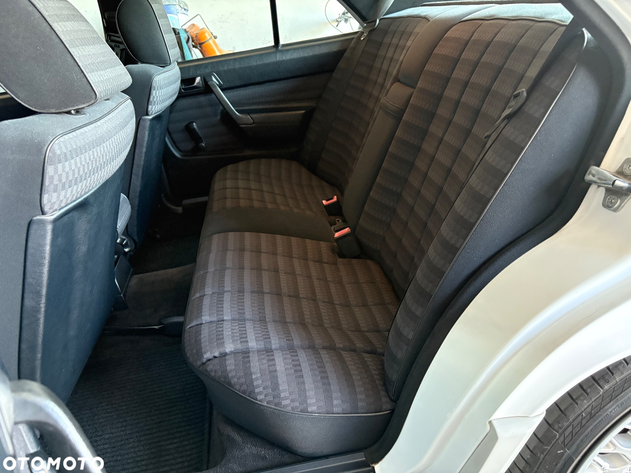 Mercedes-Benz W201 (190) - 28